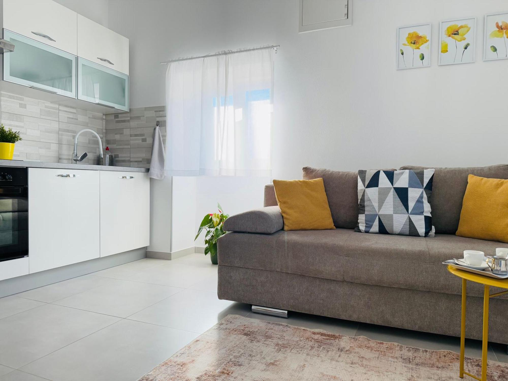 Apartment Erika - For 2 Near The Beach พูลา ภายนอก รูปภาพ