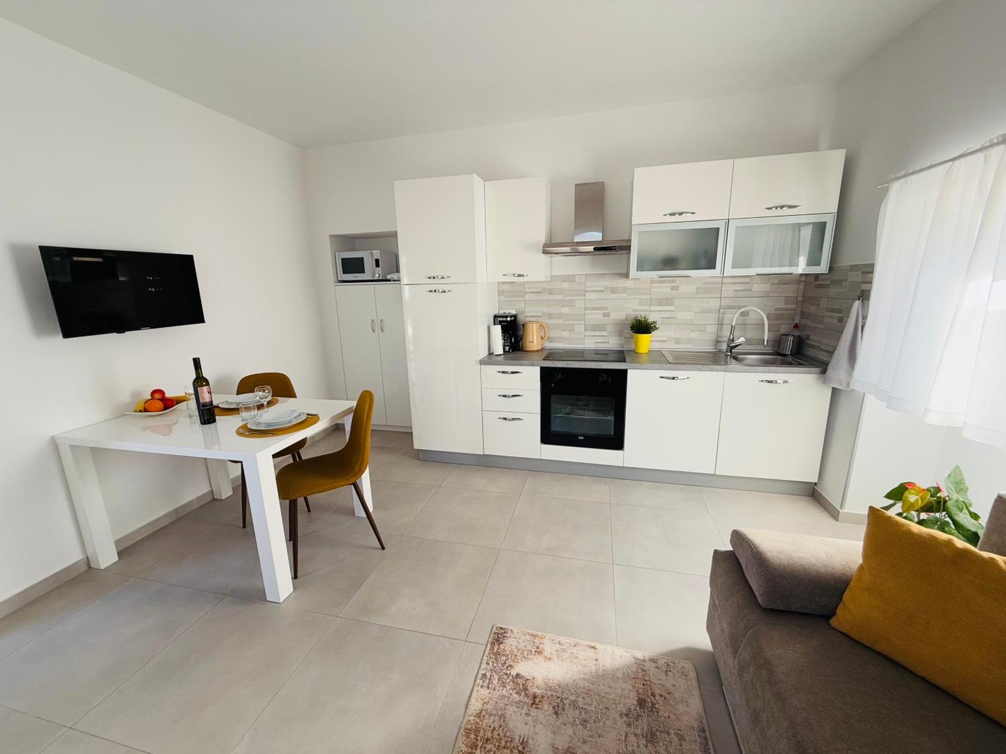 Apartment Erika - For 2 Near The Beach พูลา ภายนอก รูปภาพ